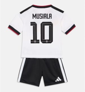 Duitsland Jamal Musiala #10 Thuis tenue Kids WK 2026 Voetbalshirt Shorts Set Duitsland Jamal Musiala #10 Thuis tenue Kids WK 2026 Voetbalshirt Shorts Set